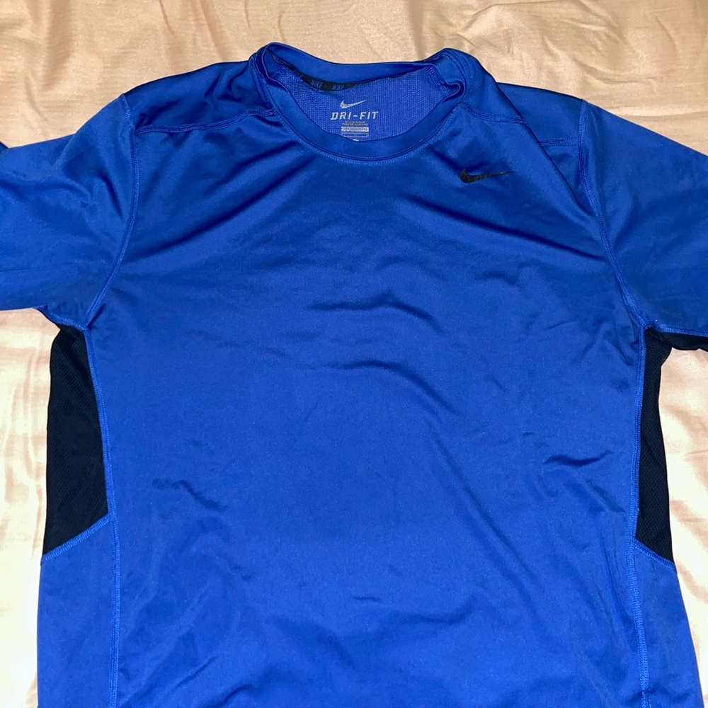 Men’s Nike dri-fit shirt